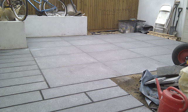 Joseph Mat Landscape patio with black basalt slabs